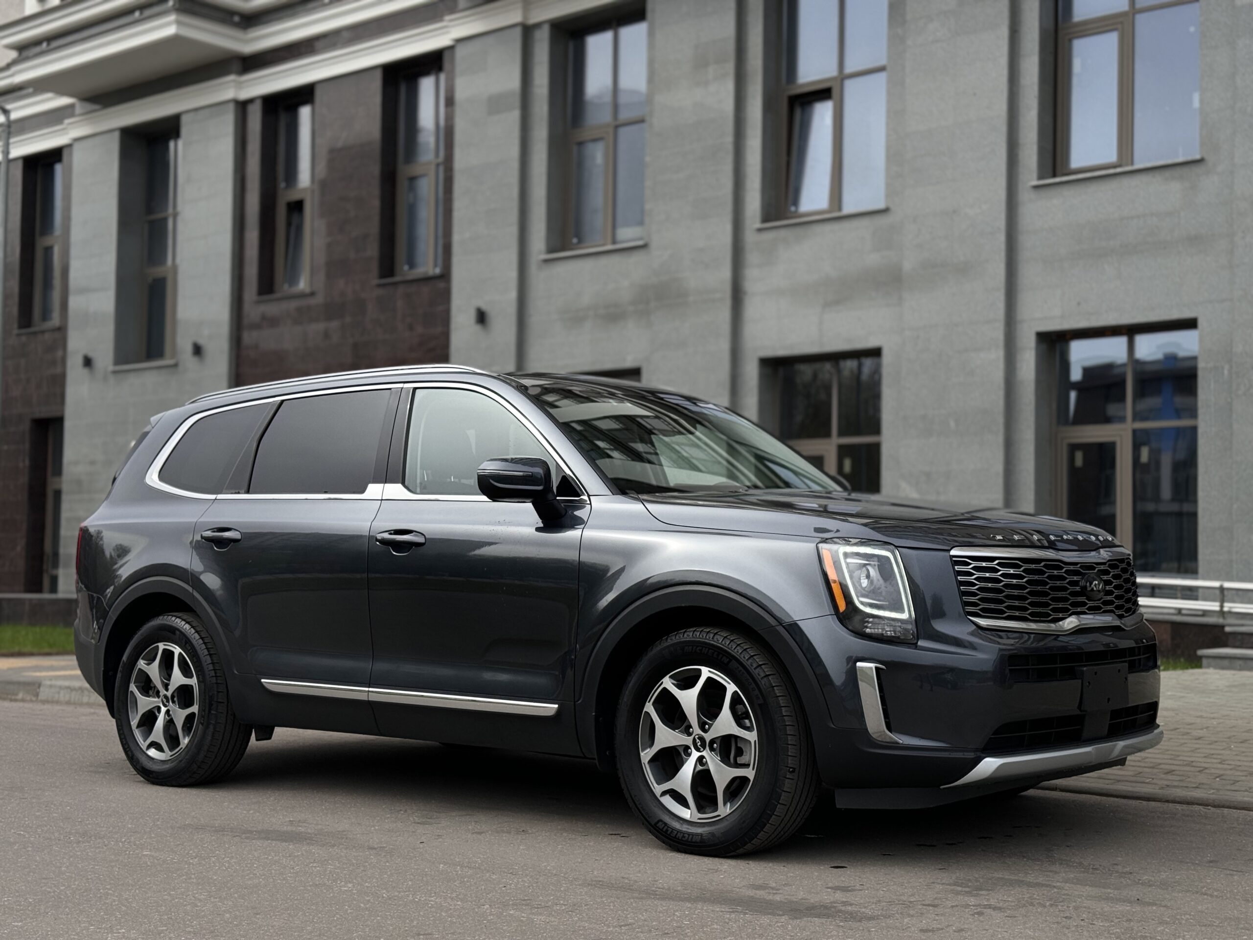 Kia Telluride — фото 1