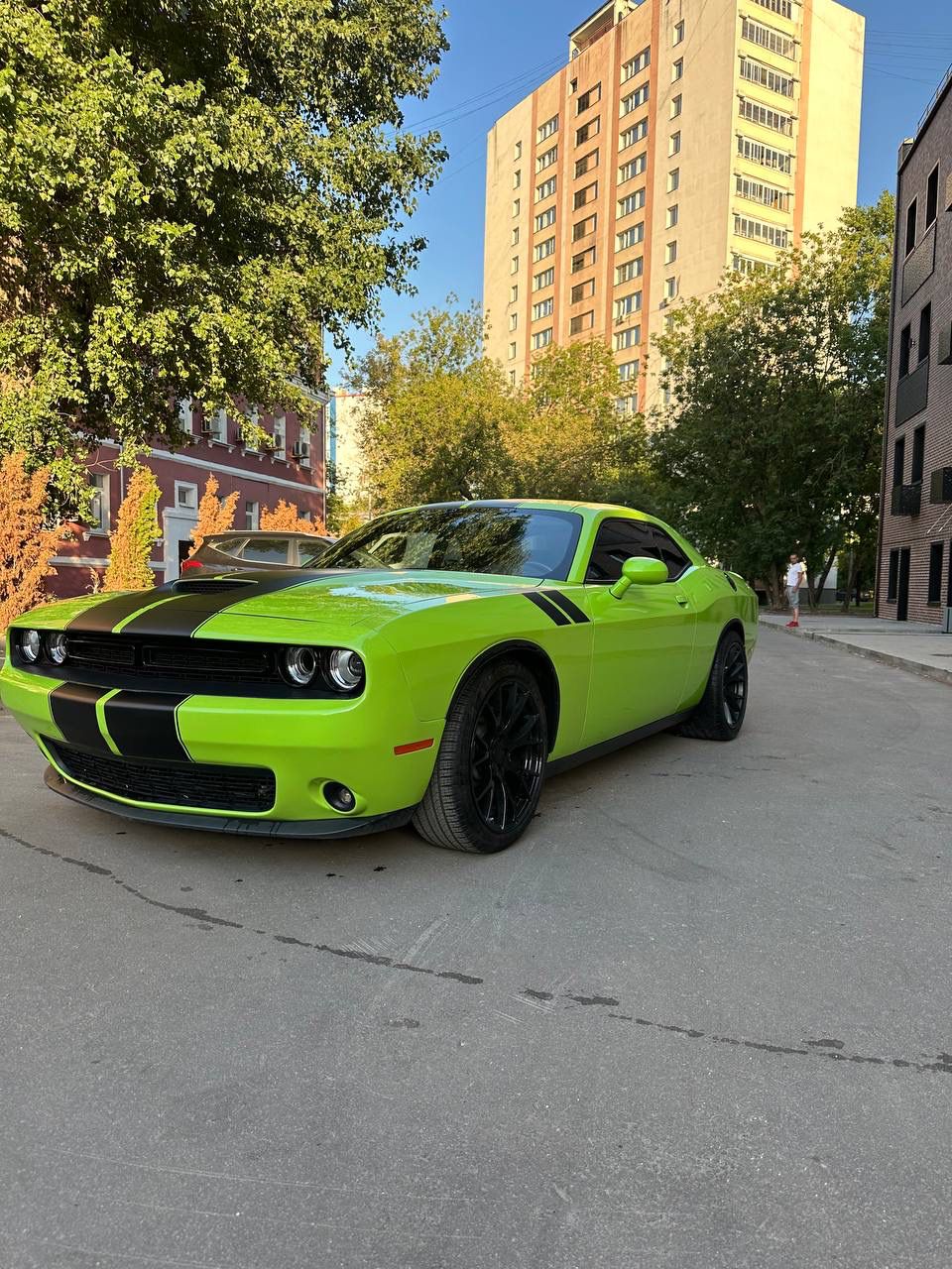 Dodge Challenger 5.7L V8 HEMI — фото 1