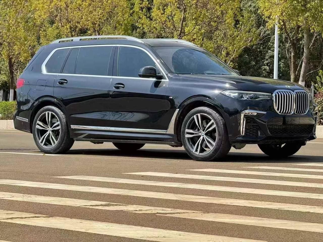 BMW X7 xDrive40i 2021 — фото 1