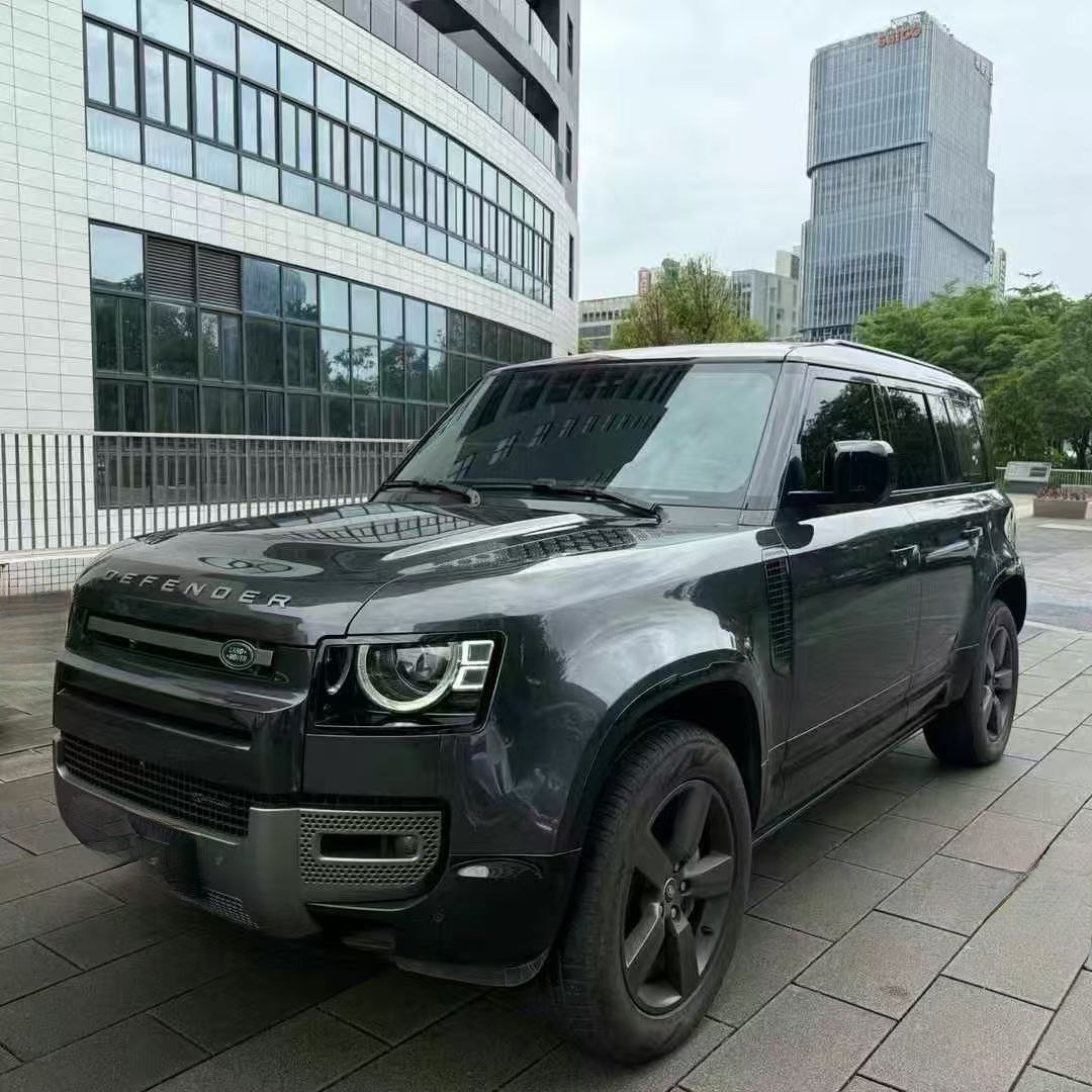 Land Rover Defender 110 P400 Dark Special Edition 2022 — фото 1