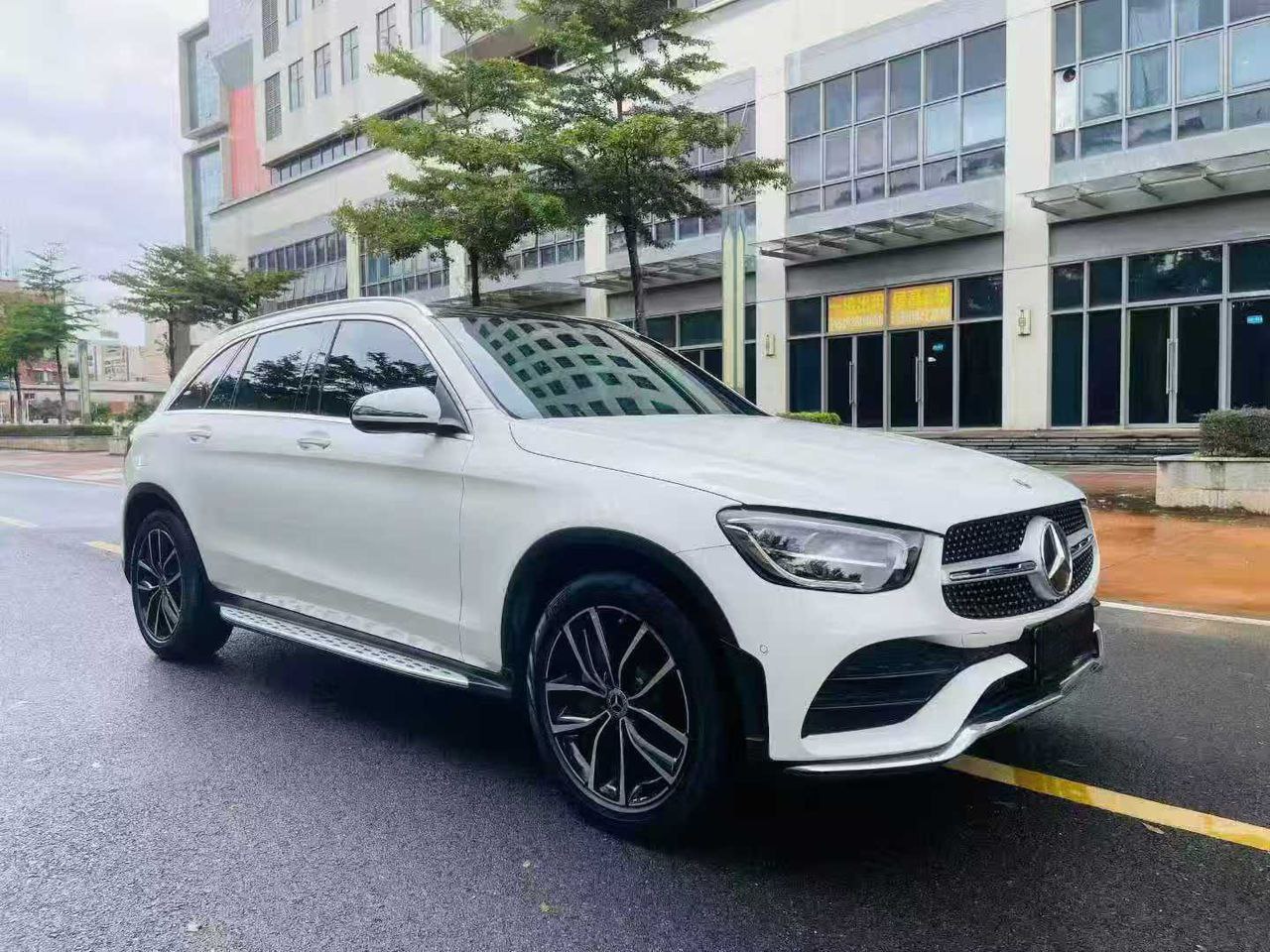 Mercedes-Benz GLC300L 4MATIC Dynamic Edition 2021 — фото 1