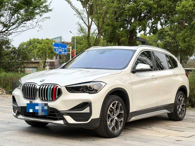 BMW X1 1.5T 140HP 2WD 2021 | Белый | — фото 1