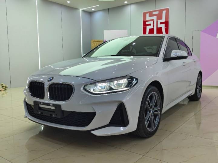BMW 1 Series 1.5T 136HP 2WD 2023 — фото 1