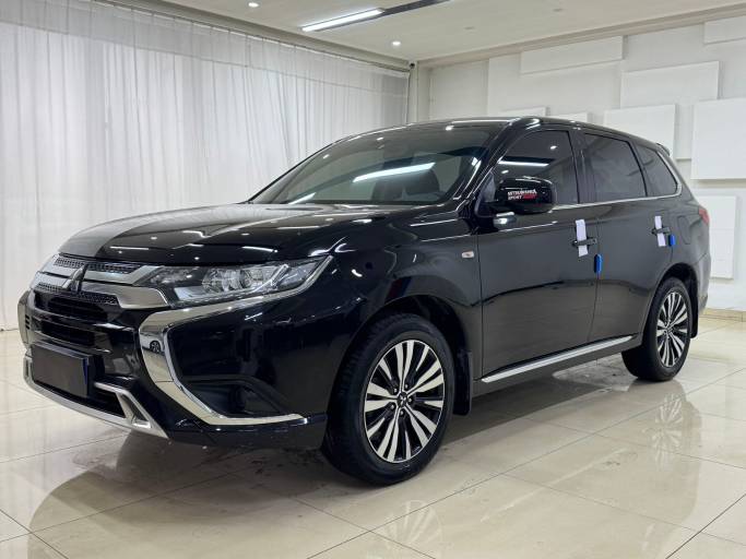 Mitsubishi Outlander 2.0L 147HP 2WD 2021 — фото 1