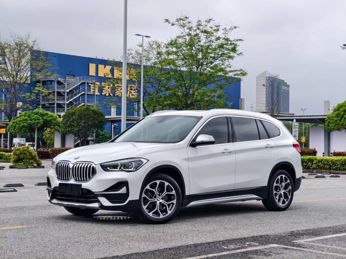 BMW X1 1.5T 140HP 2WD 2022 | Белый | — фото 1