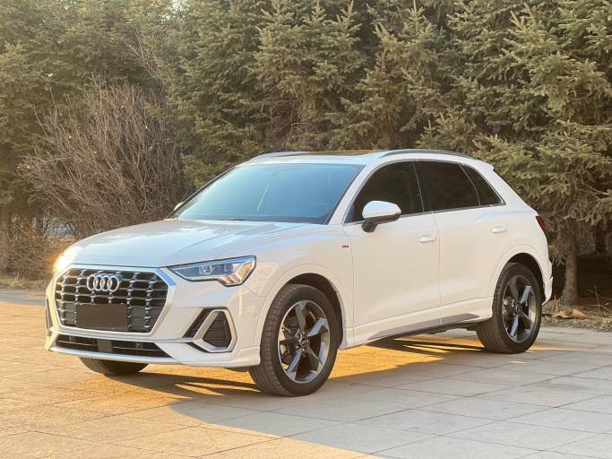 Audi Q3 1.4T 150HP 2WD 2022 | Белый | — фото 1