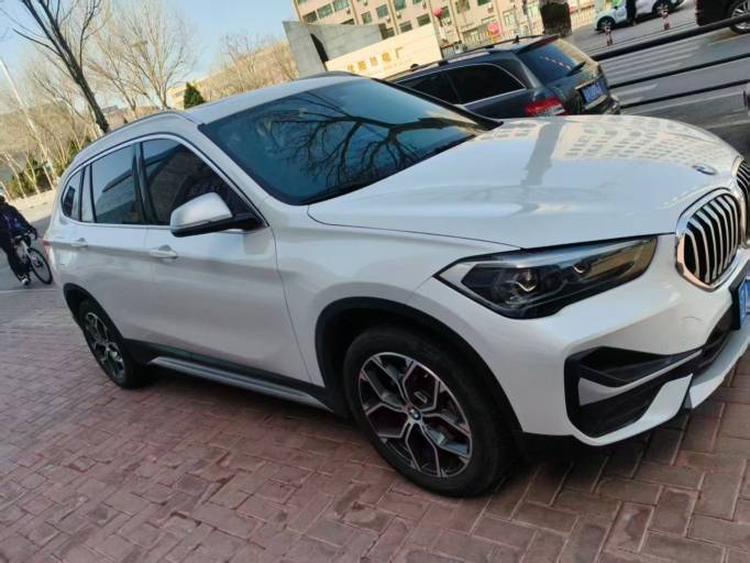 BMW X1 1.5T 140HP 2WD 2022 | Белый | — фото 1