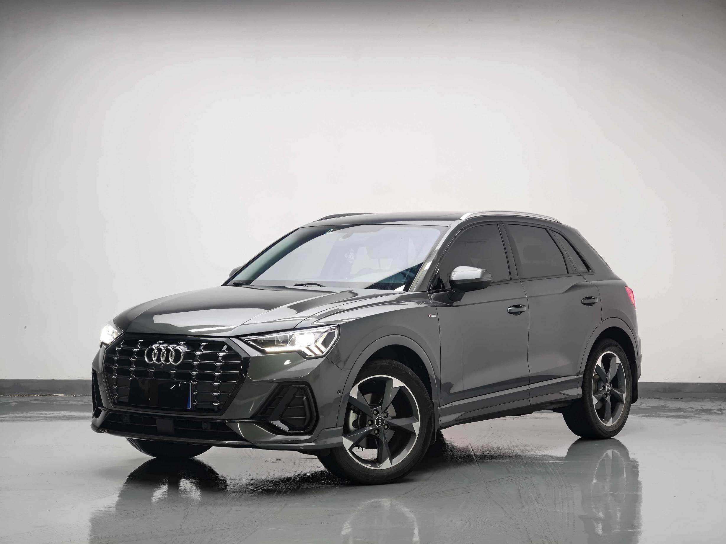 Audi Q3 1.4L 150HP 2WD 2023 | Пепел | — фото 1