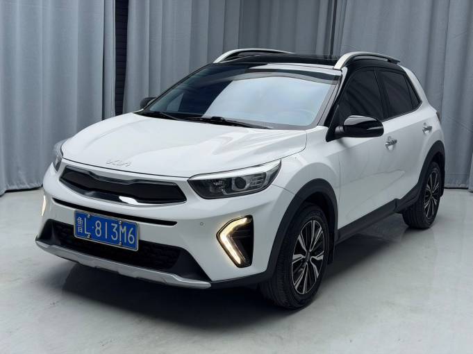 Kia Stonic 21 Kia Yi Run CVT sunroof version 1.4L 100HP 2WD 2022 — фото 1