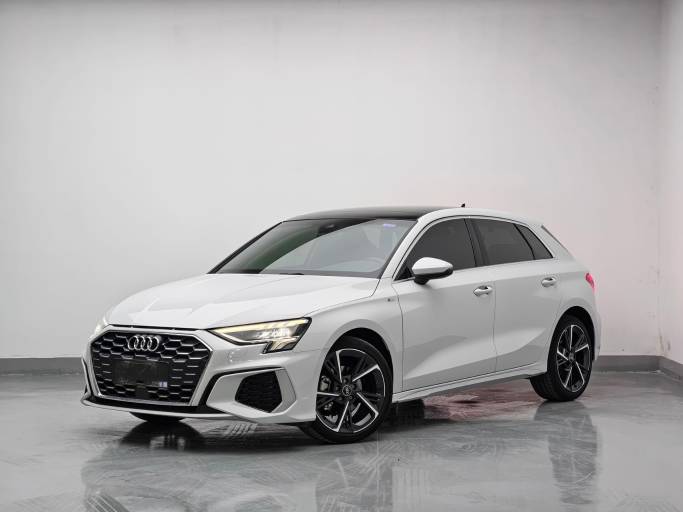 Audi A3 1.4L 150HP 2WD 2023 | Белый | — фото 1