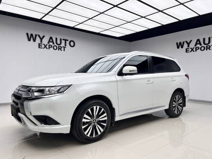 Mitsubishi Outlander 2.0L 145HP 2WD 2021 — фото 1