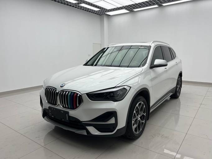 BMW X1 1.5L 140HP 2WD 2022 | Белый | — фото 1