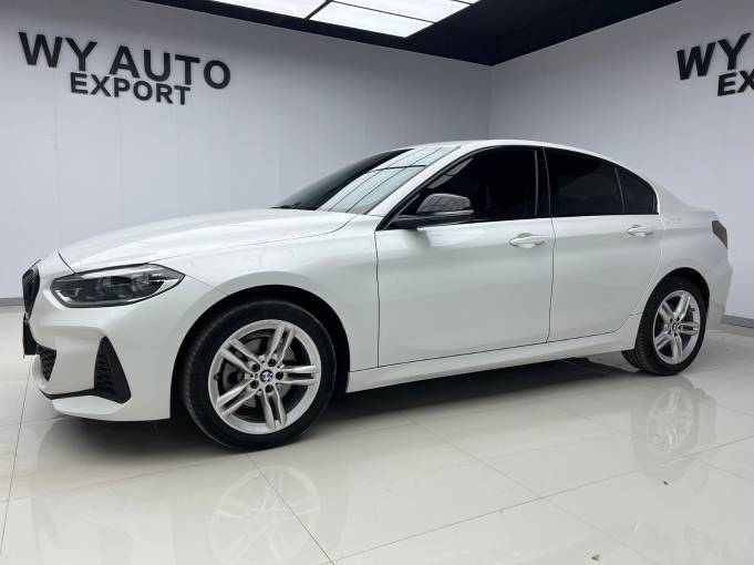 BMW 1 Series 1.5L 140HP 2WD 2022 — фото 1