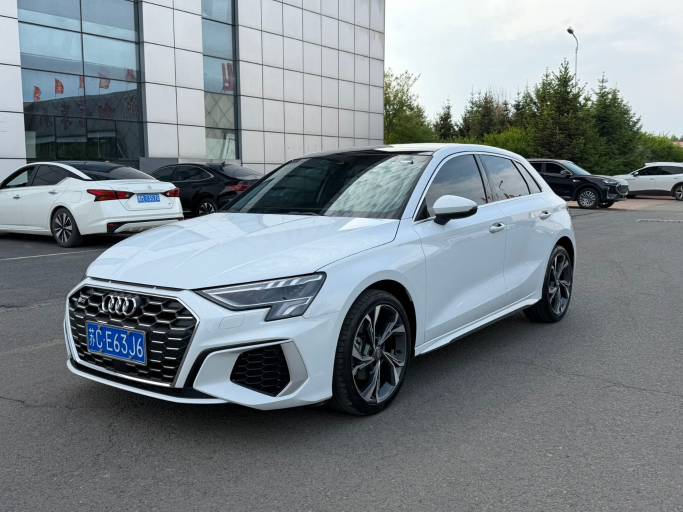 Audi A3 Audi A3 Sport back 1.4 T Deluxe 1.4T 150HP 2WD 2021 — фото 1
