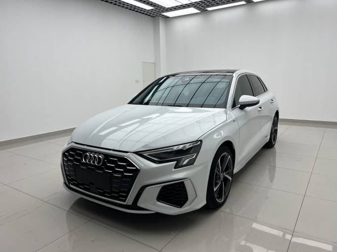 Audi A3 1.4L 150HP 2WD 2023 | Белый | — фото 1