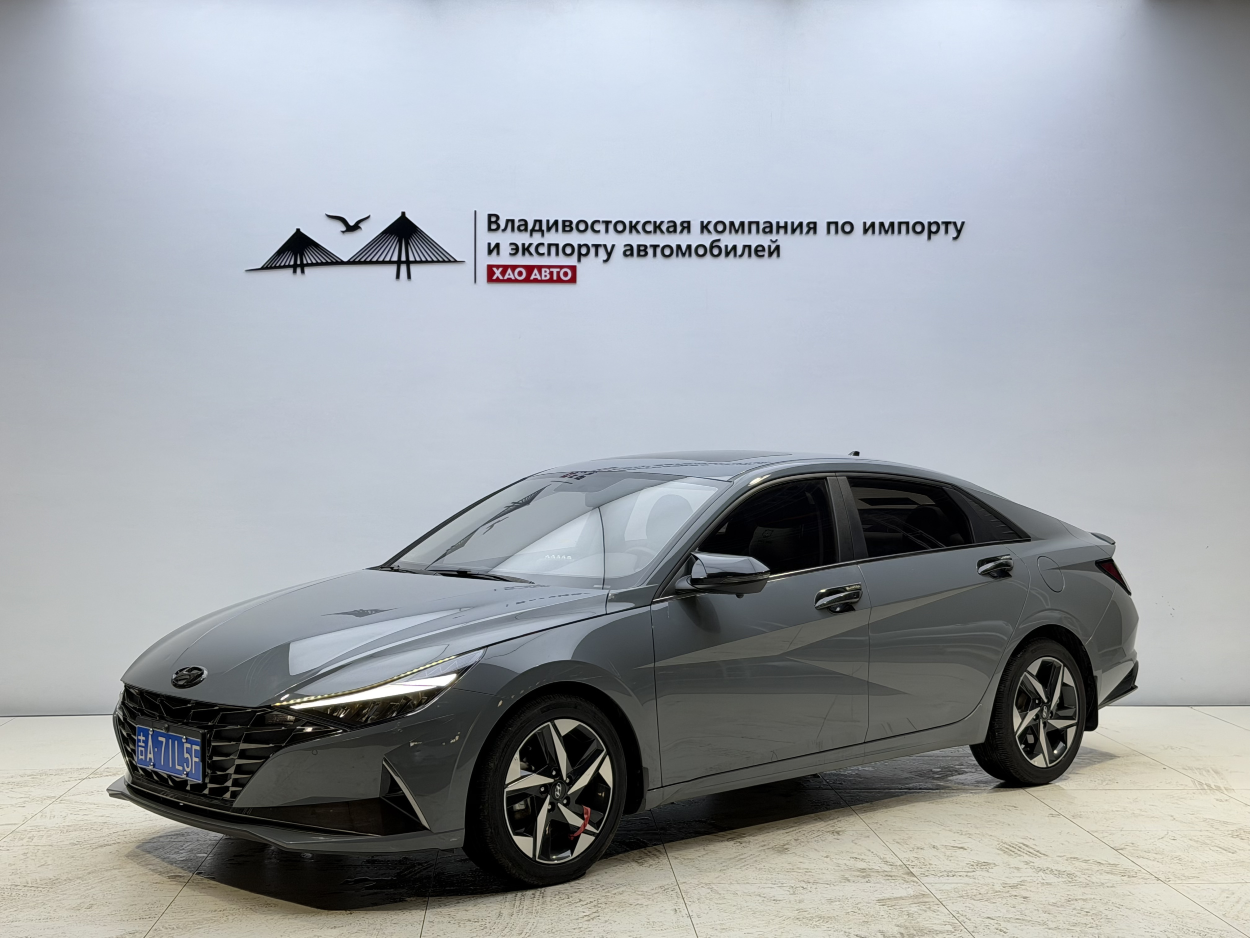 Hyundai Elantra — фото 1