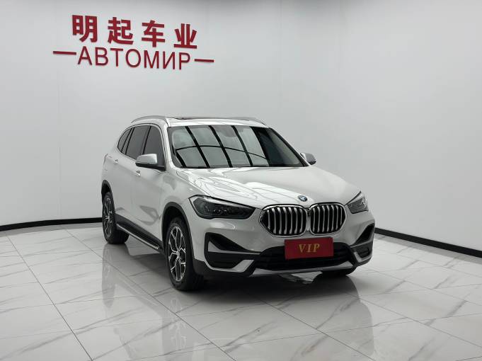 BMW X1 — фото 1