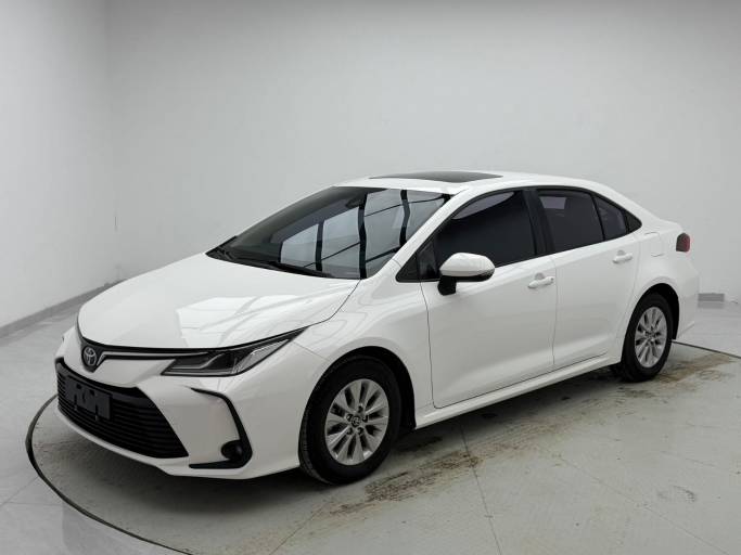 Toyota Corolla — фото 1