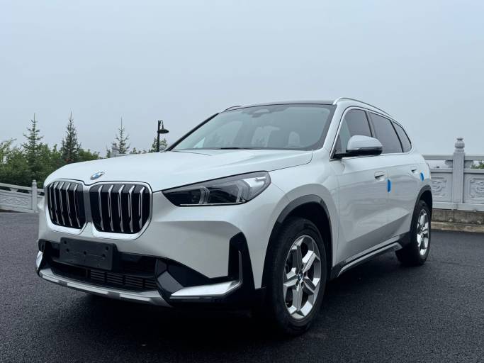 BMW X1 — фото 1