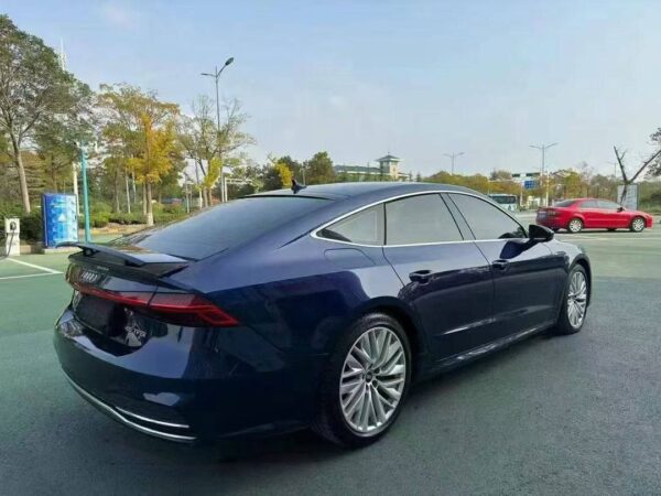 Синий Audi A7