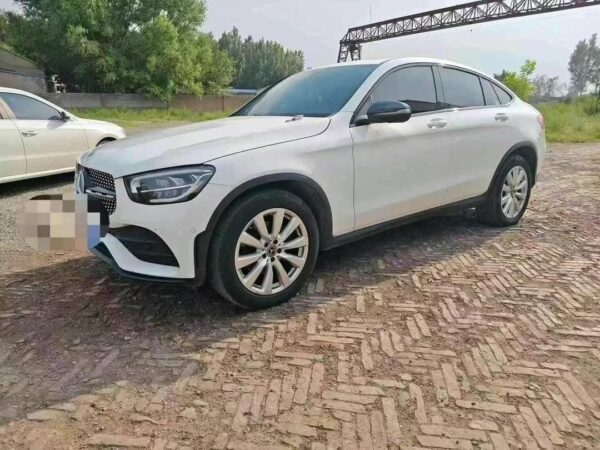 Mercedes-Benz GLC 260 4MATIC Coupe - вид сбоку