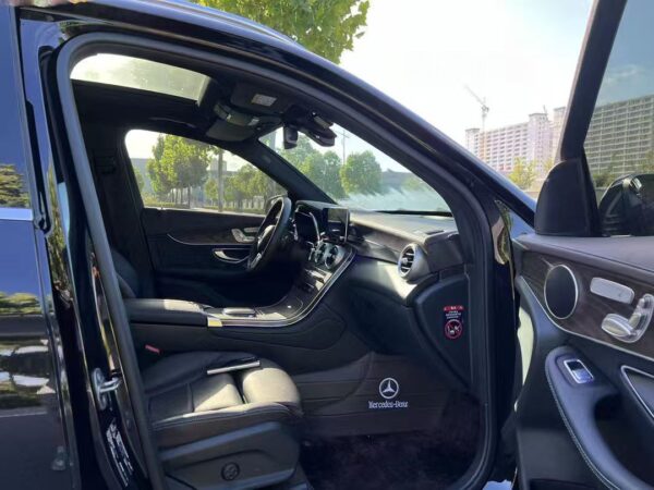 Mercedes-Benz GLC300L 4MATIC Dynamic Edition 2022 Rear View