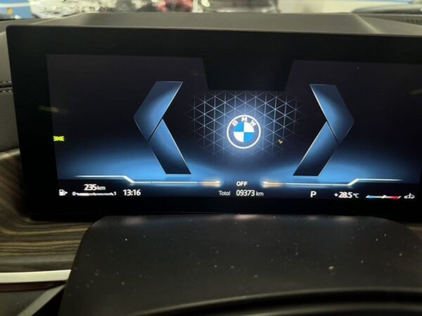 BMW X7 xDrive40i Premium Luxury Edition Detail View