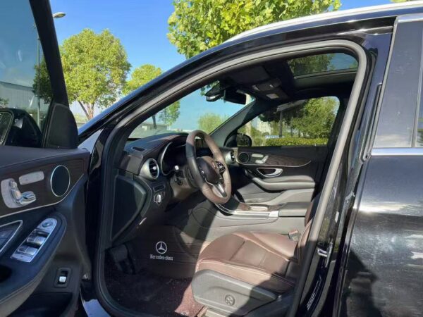 Mercedes-Benz GLC300L 4MATIC Dynamic Edition 2022 Detail View
