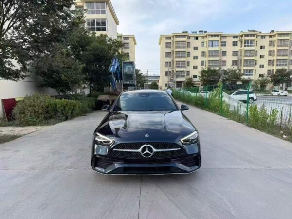 Mercedes-Benz C200L Sport 1.5T Front View