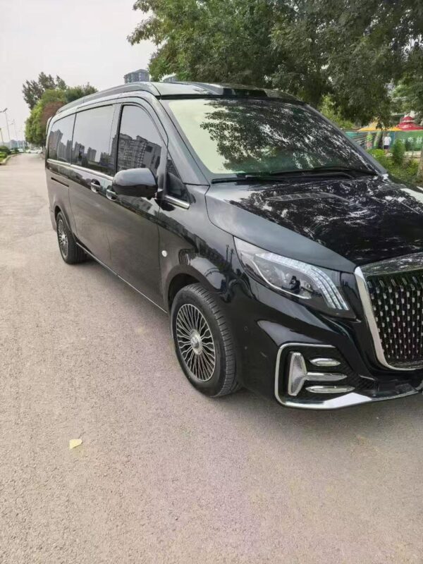 Mercedes-Benz V260L Long-axis Luxury Edition Side View