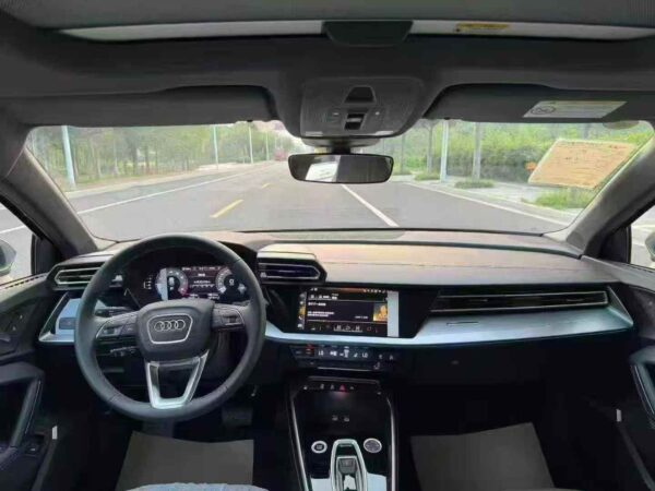 Audi A3 Sportback 35TFSI Flying Spur Premium Edition Dashboard