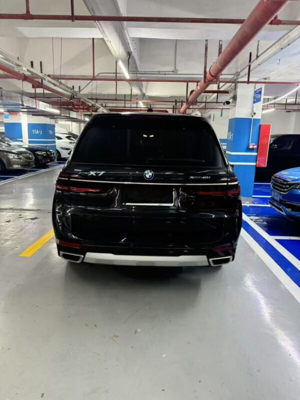 BMW X7 xDrive40i Premium Luxury Edition Front View