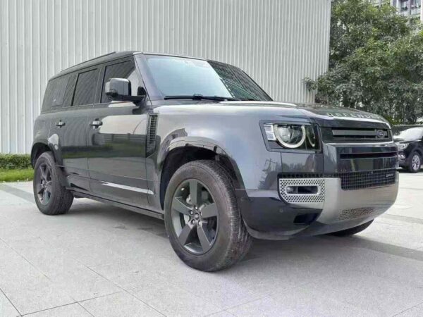 Land Rover Defender 110 X-Dynamic HSE 2022 Side View
