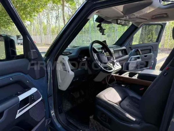 Land Rover Defender 90 P300 Tiger Ambition Edition 2022 Cockpit