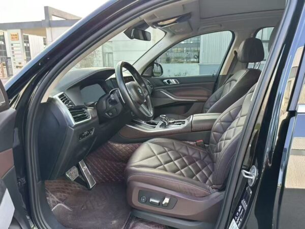 BMW X5 xDrive30Li M Sport 2022 Rear View