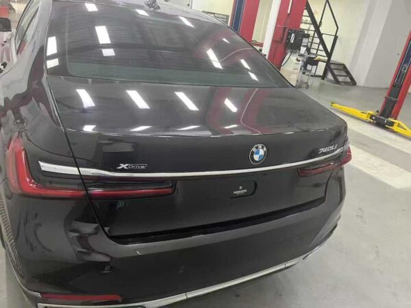 BMW 740Li xDrive 2020 Side View