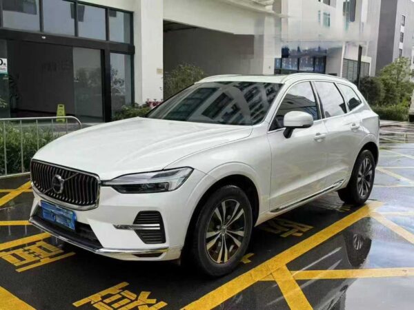 Volvo XC60 B5 Zhiyi Sport 2022 Side View