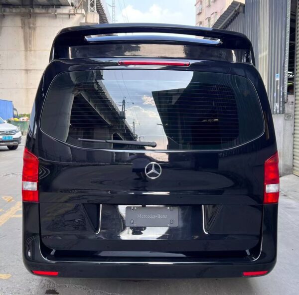 Mercedes-Benz Vito High-Top Interior