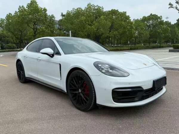Porsche Panamera 2.9T Front View