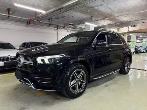 Mercedes GLE450 4MATIC Side View
