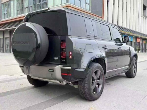 Land Rover Defender 110 X-Dynamic HSE 2022 Off-road