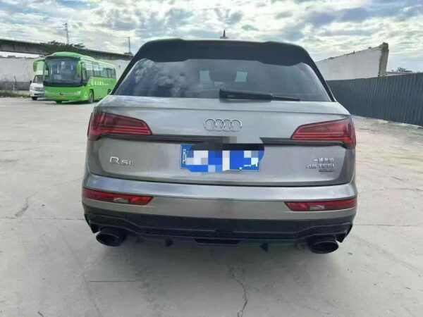 Audi Q5L 45T Luxury Edition Front View
