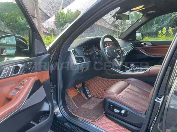 BMW X7 xDrive40i M Sport Detail View