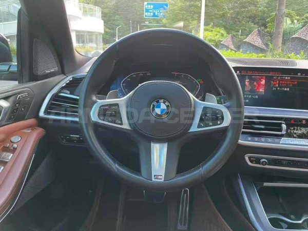 BMW X7 xDrive40i M Sport Body View