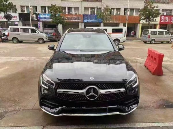 Mercedes-Benz GLC300L 4MATIC Dynamic Front View