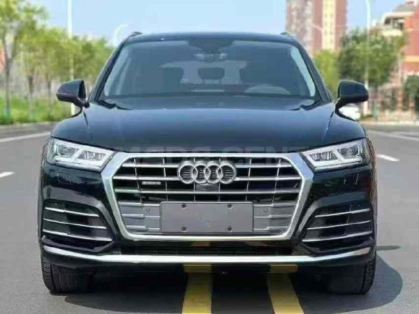 Audi Q5L 45TFSI Premium Fashion Edition Front View