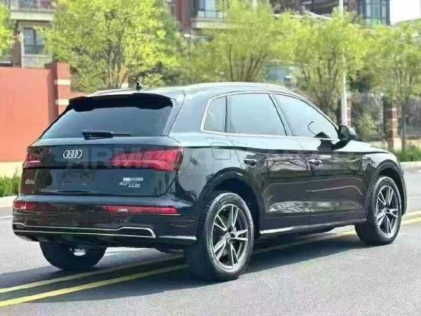Audi Q5L 45TFSI Premium Fashion Edition Rear View