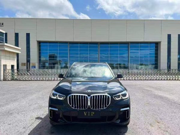 BMW X5 40Li M Sport 2022 Front View