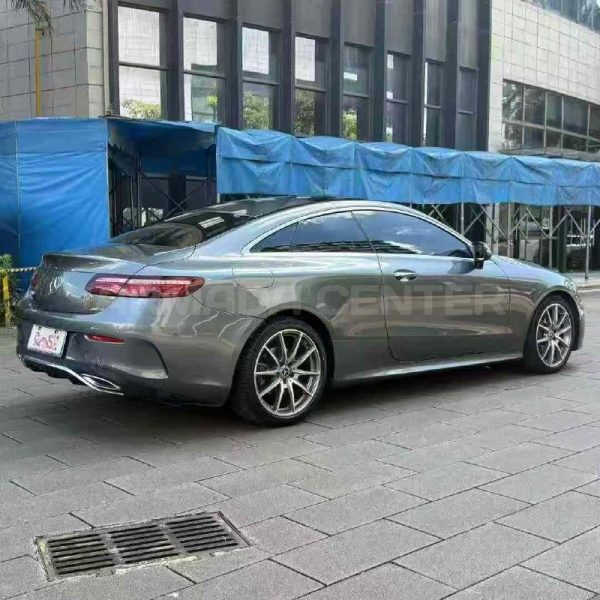 Mercedes-Benz E260 Coupe 2022, задний вид