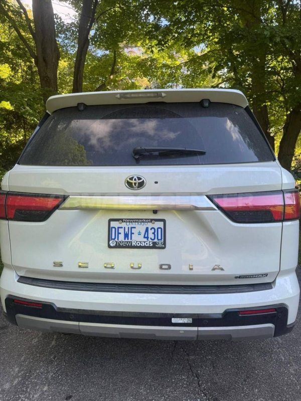 Toyota Sequoia Platinum 2025 — интерьер
